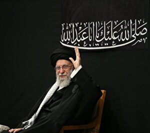 «ضربه روز خندق» و حضور عاشورایی رهبر انقلاب