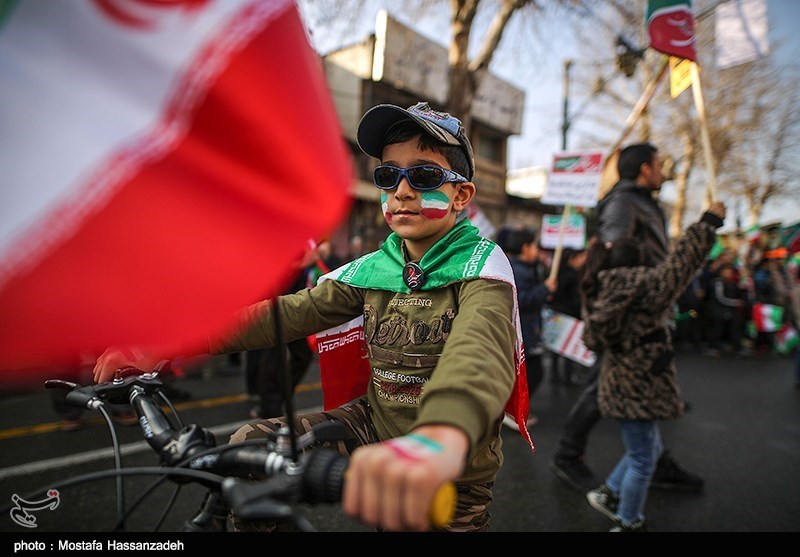 شکوه حضور مردمی در جشن ملی ۱۴۰۰ در سراسر ایران/ فجرآفرینان به میدان آمدند + تصاویر