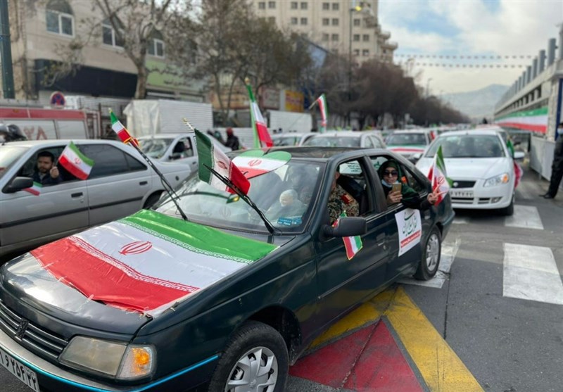 شکوه حضور مردمی در جشن ملی ۱۴۰۰ در سراسر ایران/ فجرآفرینان به میدان آمدند + تصاویر