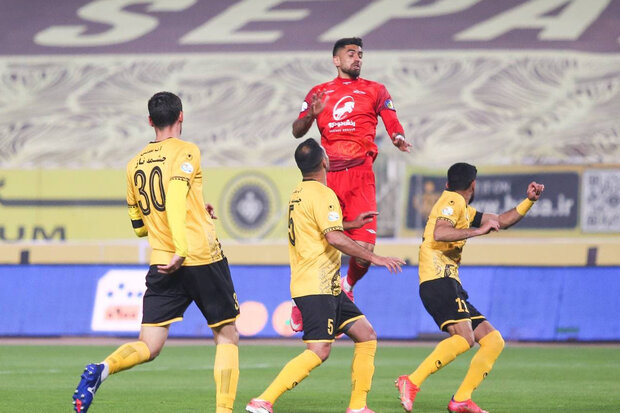 عبور از «دو سوم» فصل با جدال استقلال مقابل خانهبهدوش لیگ / پرسپولیس مقابل دومین تیم کرمانی / تقابل سپاهان و تراکتور بحرانزده در تبریز + جدول و برنامه مسابقات عبور از «دو سوم» فصل با جدال استقلال مقابل خانهبهدوش لیگ / پرسپولیس مقابل دومین تیم کرمانی / تقابل سپاهان و تراکتور بحرانزده در تبریز + جدول و برنامه مسابقات