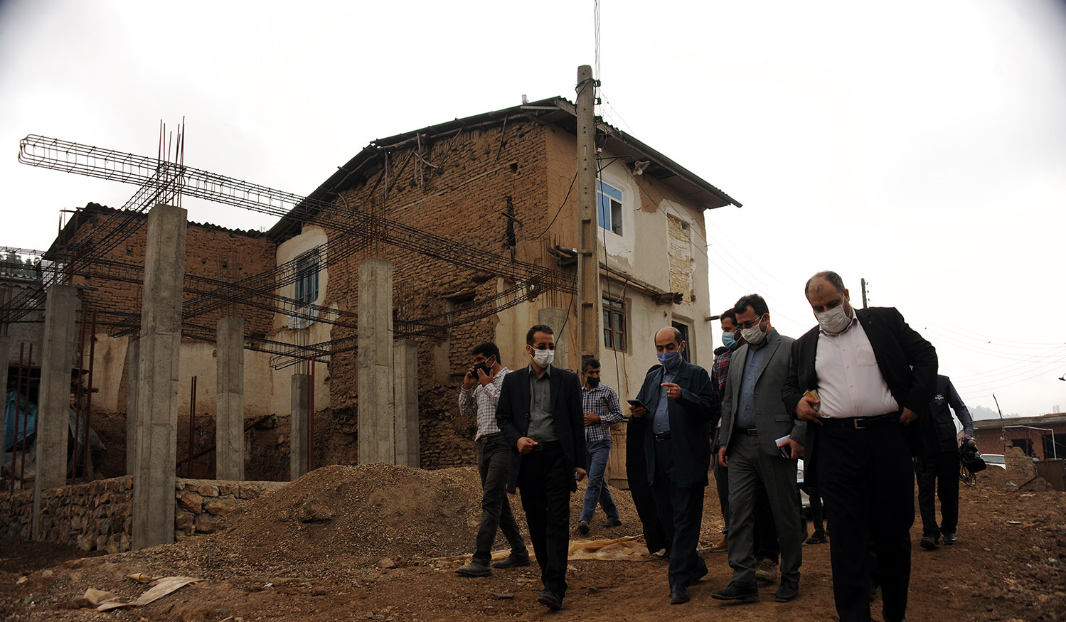 احداث خانه برای زلزله‌زدگان رامیان توسط خادمان امام رضا (ع)