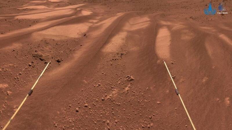 تازه‌ترین تصویر مریخ‌نورد چینی از تپه‌های شنی کره مریخ