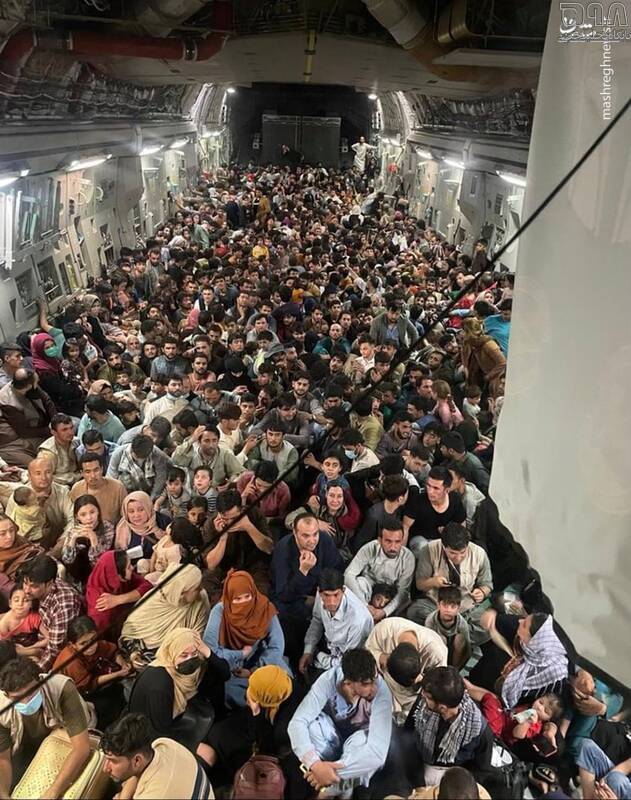 عکس / هواپیمایی که افغانستانی‌ها سوار آن شدند