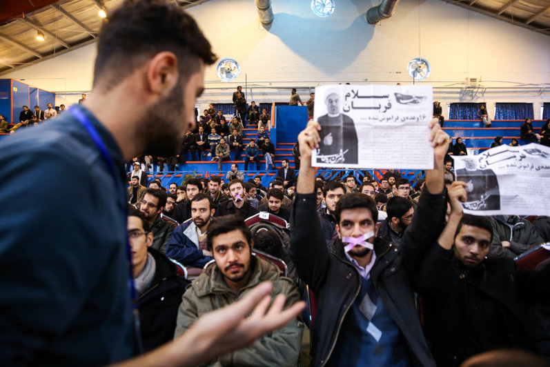 تفاوت 16 آذر رئیسی و روحانی/ ردیف اول به دانشجویان رسید