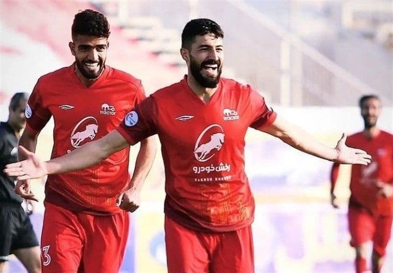 پرسپولیس به یک امتیازی صدر رسید/ برتری خانگی تراکتور و برد نوبرانه هوادار / «سنگ‌پرانی» فولاد مانع صدرنشینی گل‌گهر شد + نتایج و برنامه مسابقات