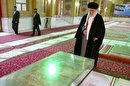 رهبر انقلاب اسلامی در مرقد امام خمینی(ره) و گلزار شهدا حضور یافتند