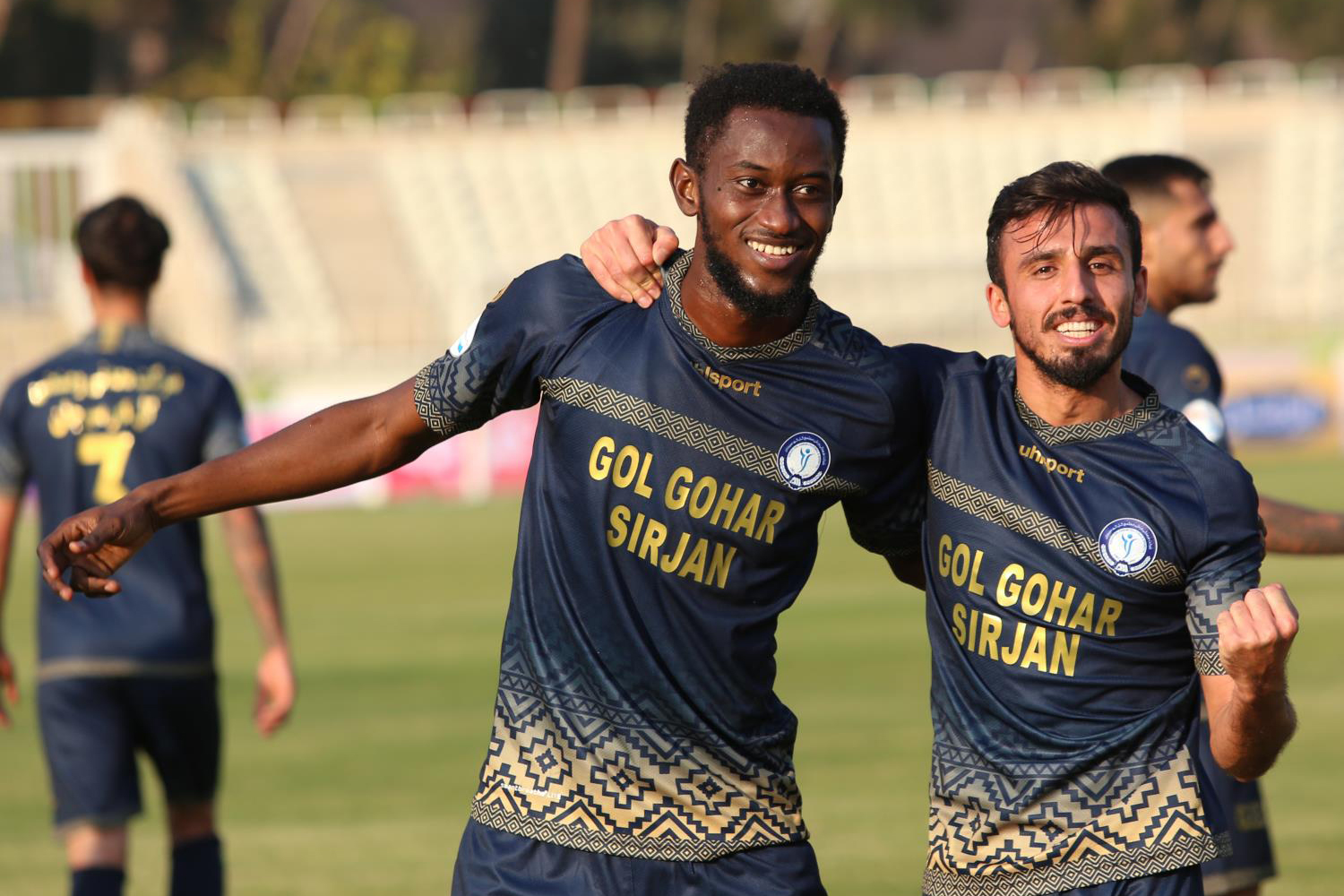 وکیل گل گهر: رای صادره از اول اشتباه بوده و برمی گردد وکیل گل گهر: رای صادره از اول اشتباه بوده و برمی گردد