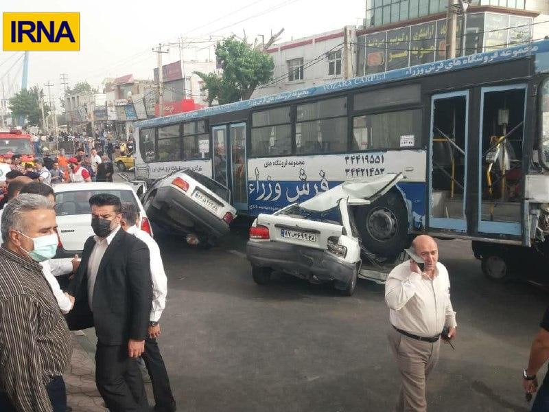 تصاویر حادثه انحراف اتوبوس در کرج
