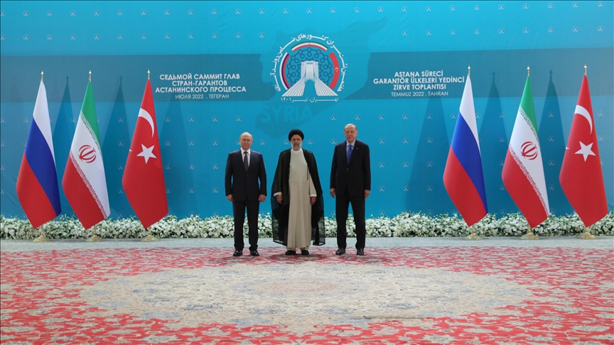 ایران، روسیه و ترکیه سه قدرت رقیب با منافع مشترک در تقابل با آمریکا / نظم آینده بین‌المللی منطقه در گرو نوع الگوی رقابت و همکاری این سه کشور خواهد بود