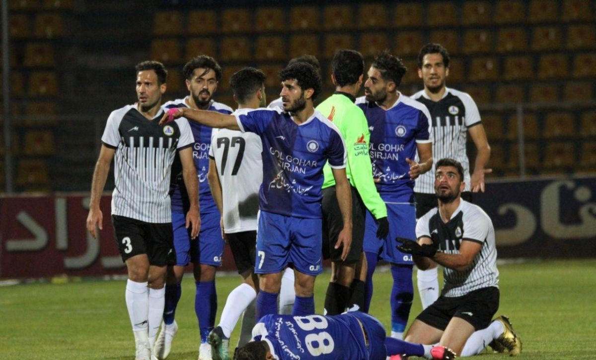 تقابل استقلال با فولاد و پرسپولیس با سپاهان؛ جنگ صدرنشینی + جدول و برنامه مسابقات