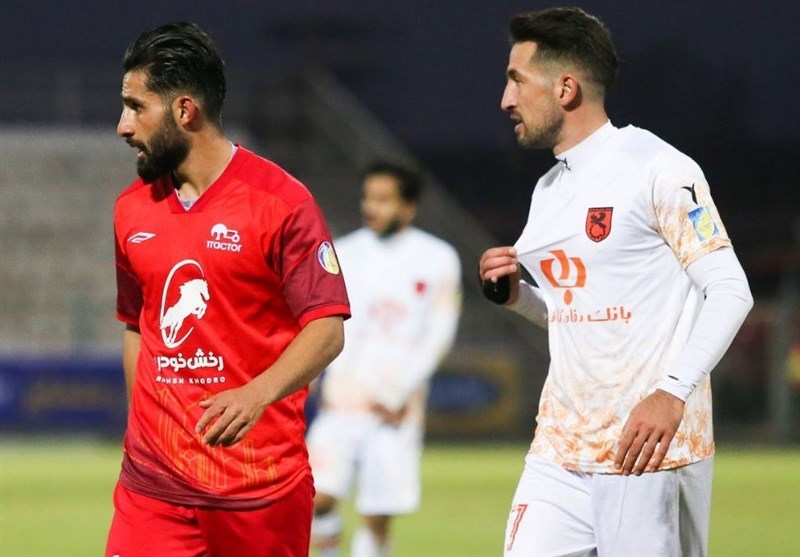 تقابل استقلال با فولاد و پرسپولیس با سپاهان؛ جنگ صدرنشینی + جدول و برنامه مسابقات