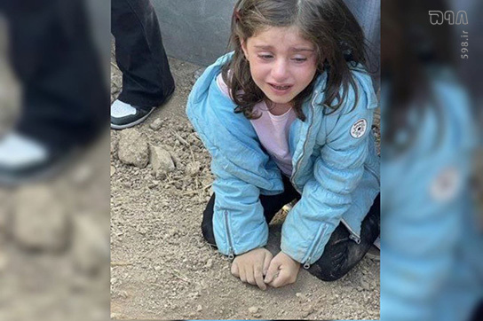 دختر فرشته با تفنگ تجزیه طلبان و تروریست هایی بی‌مادر شد که در شیراز آرتین را یتیم کرده بود