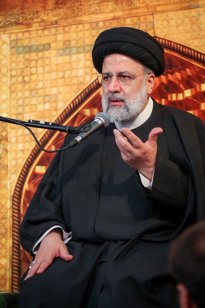 تصاویر/ حضور رئیس جمهور در مراسم شب احیا امامزاده صالح (ع) تهران