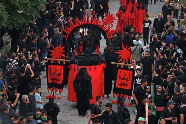 تلاش برای غیرعقلانی جلوه دادن قیام عاشورا در سایه غفلت مسئولان /  به تصویر کشیدن روایات غیرمعتبر از کربلا اتفاقی نیست (!)