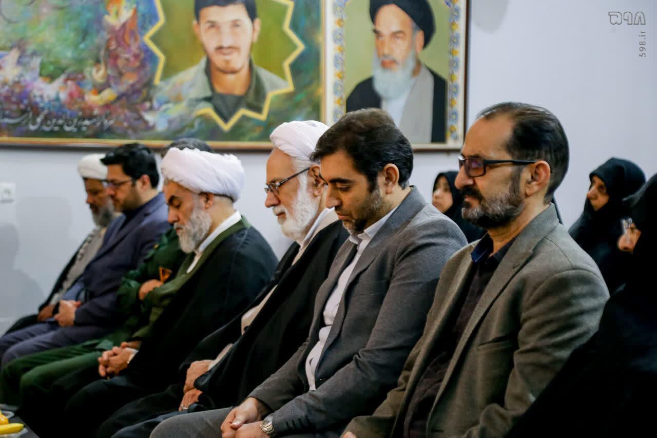 نشست معرفی و بررسی کتاب «تب ناتمام»