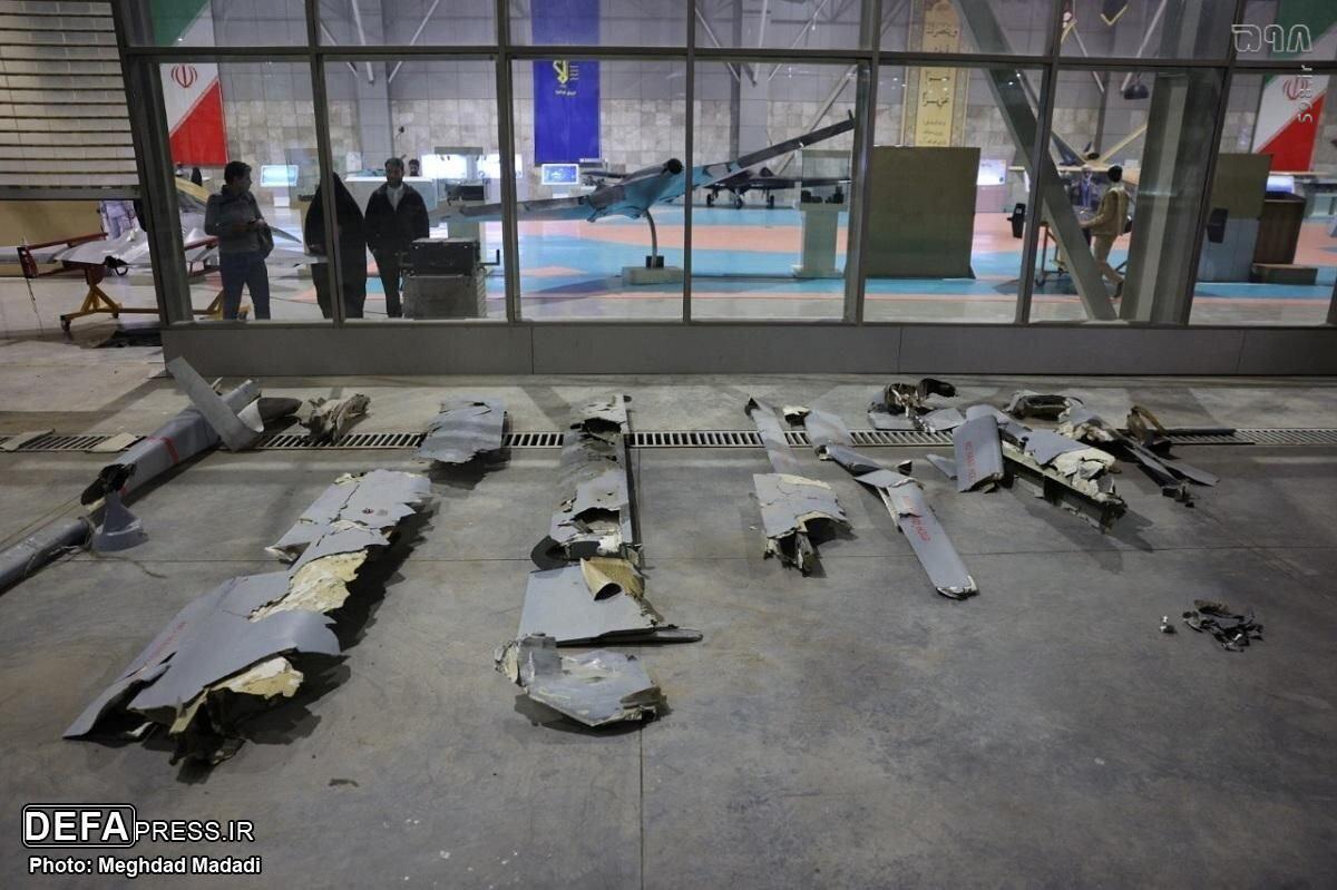 تصاویر| لاشه پهپادهای «هرون» و «هرمس» در نمایشگاه سپاه