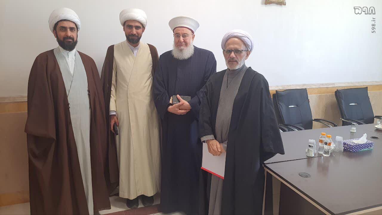 دیدار رئیس تجمع علمای لبنان با مسئولان کمیته فرهنگی و آموزشی اربعین در قم دیدار رئیس تجمع علمای لبنان با مسئولان کمیته فرهنگی و آموزشی اربعین در قم